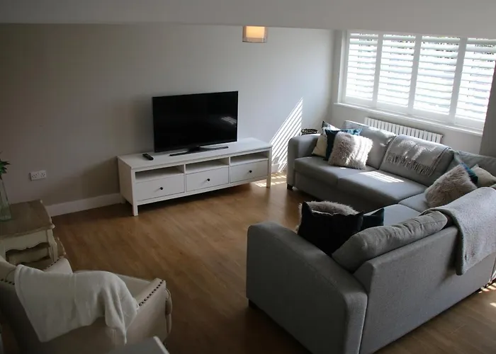 Beautiful, 2 Bedroom Cottage