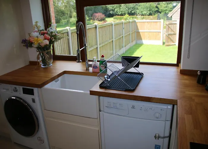 Beautiful, 2 Bedroom Cottage