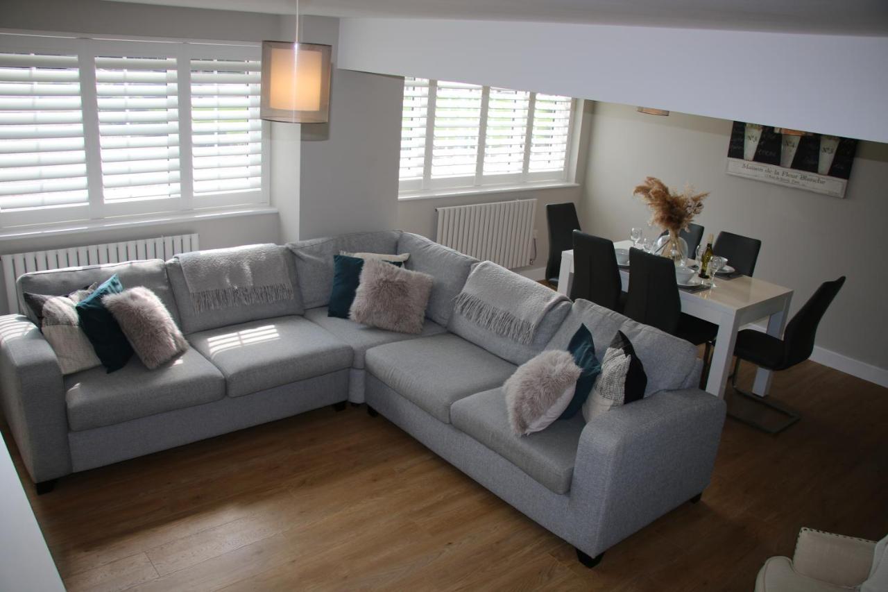 Beautiful, 2 Bedroom